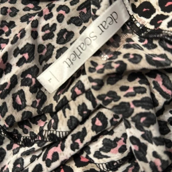 Dear Scarlett Leopard Print Top with Pink Accents Size Large - Picture 6 of 6